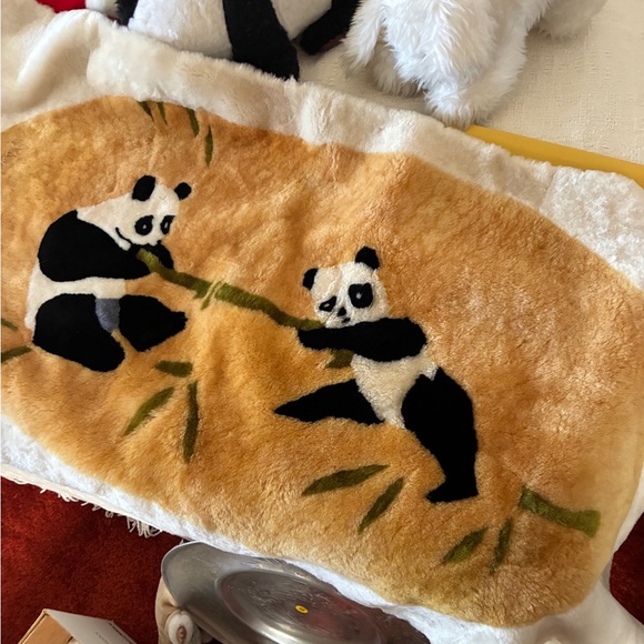 Da Peng Chinese Fur Panda Rug